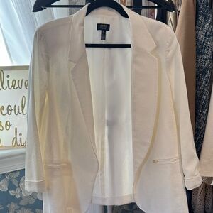 Jones Women's Ivory lightweight Blazer